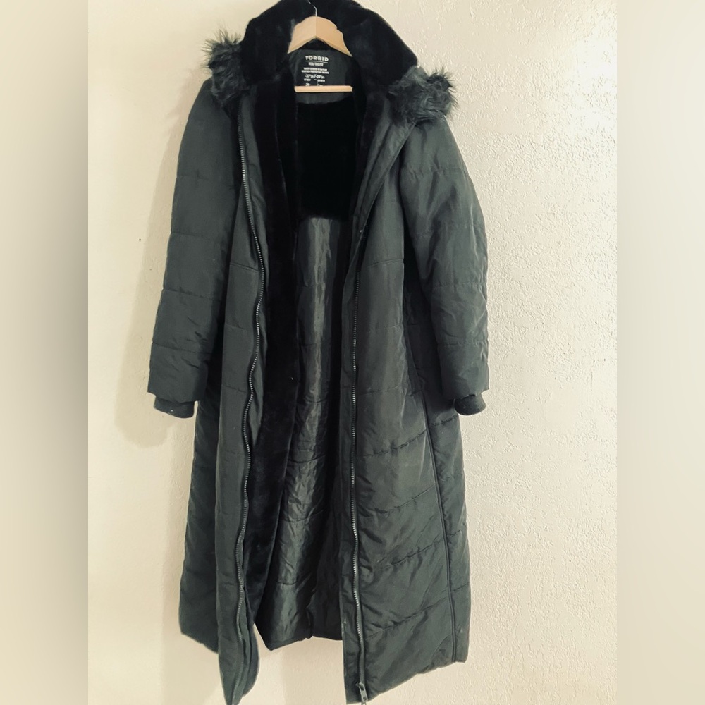 Women's Long Puffer Coat with Faux Fur Hood